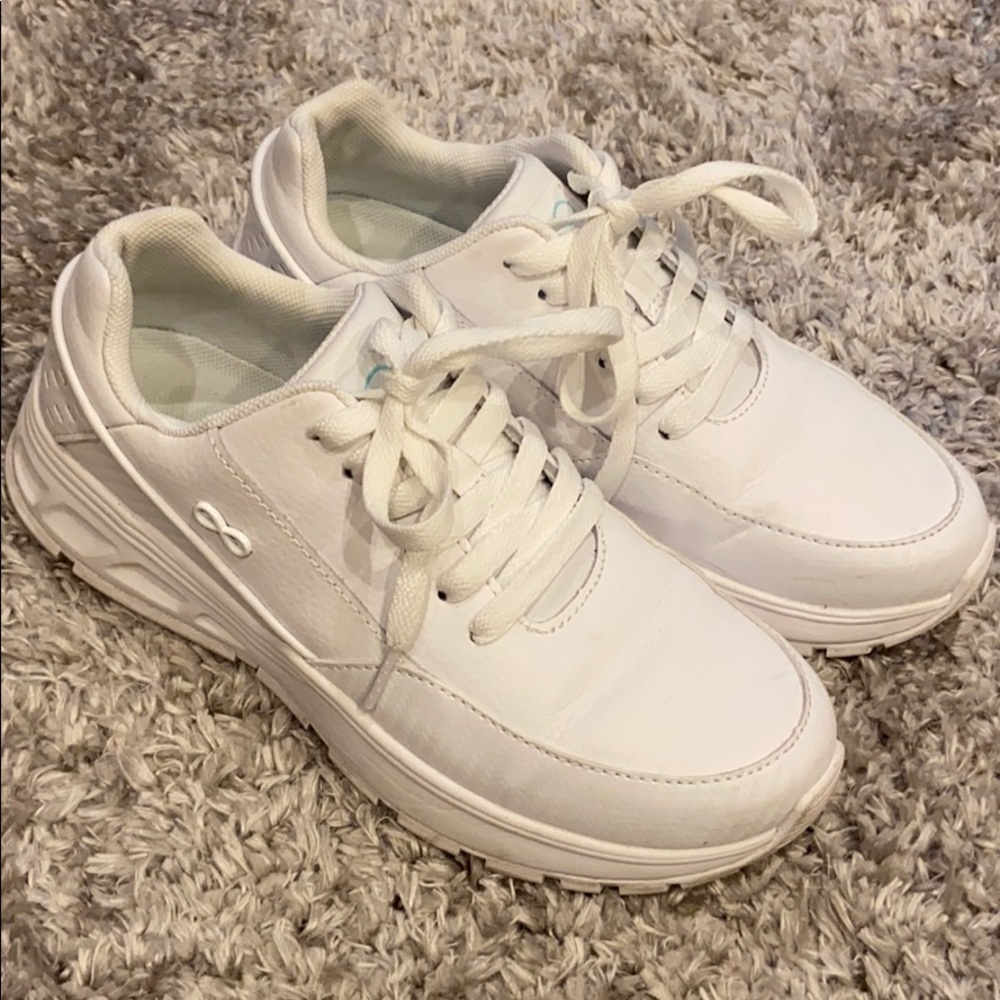 Cherokee Infinity nursing shoes